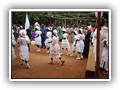 0187 optocht kinders priesterwijding Mahagi